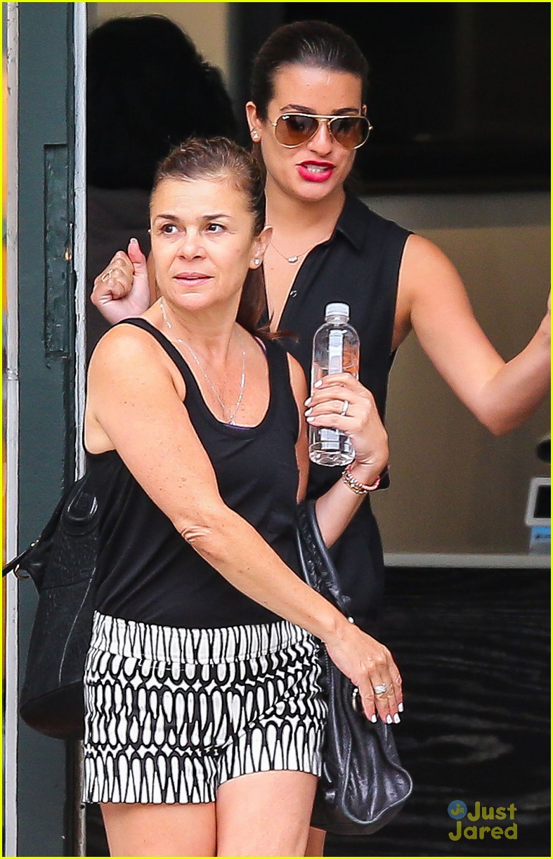 lea michele flashes her lacy white bra while shopping with her mom 12
