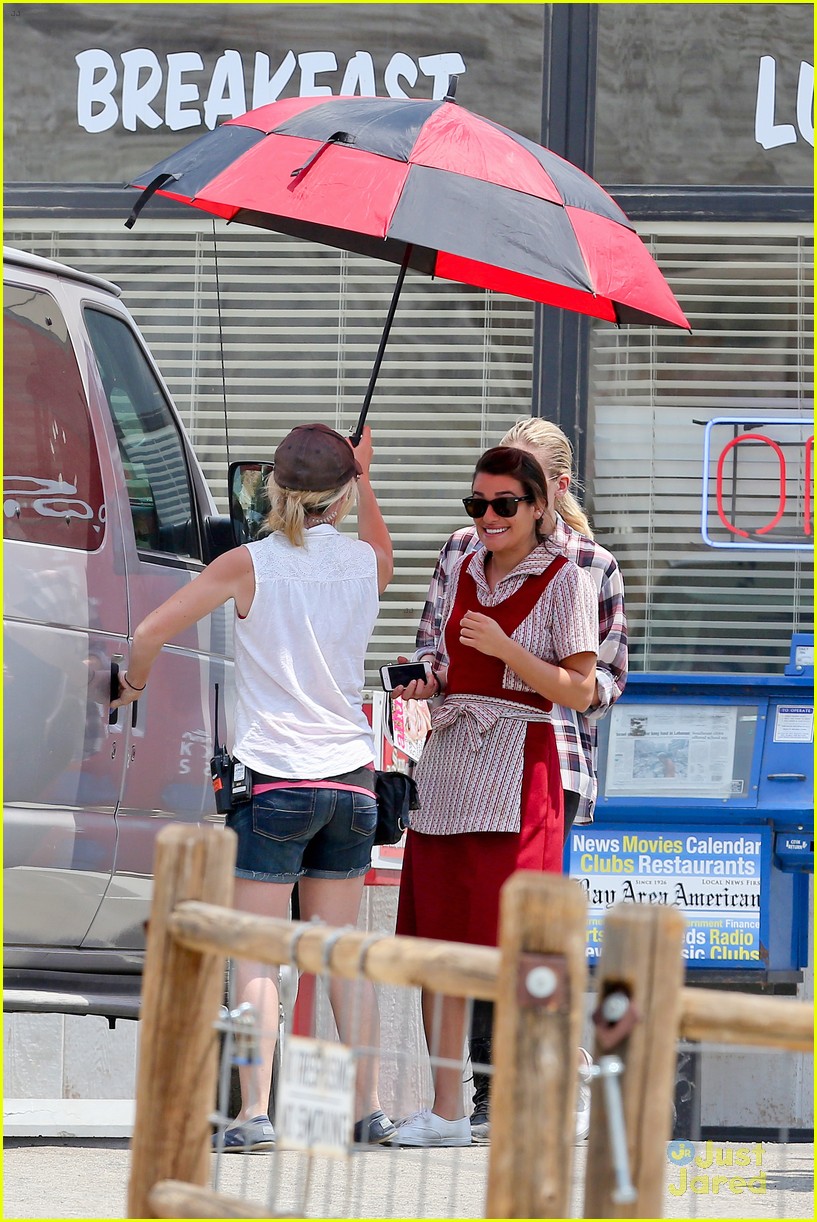 lea michele waitress costume sons of anarchy 15