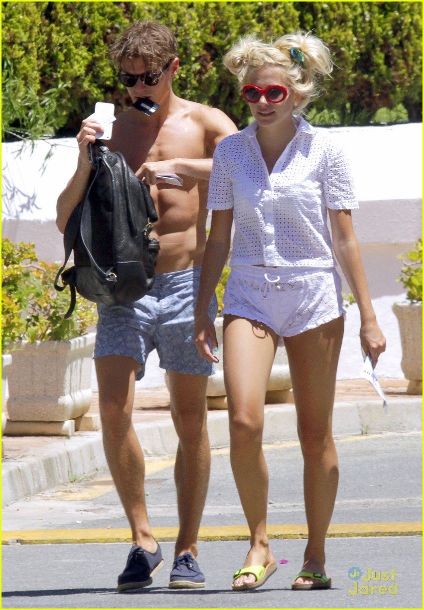 pixie lott oliver cheshire shirtless spain vacation 01