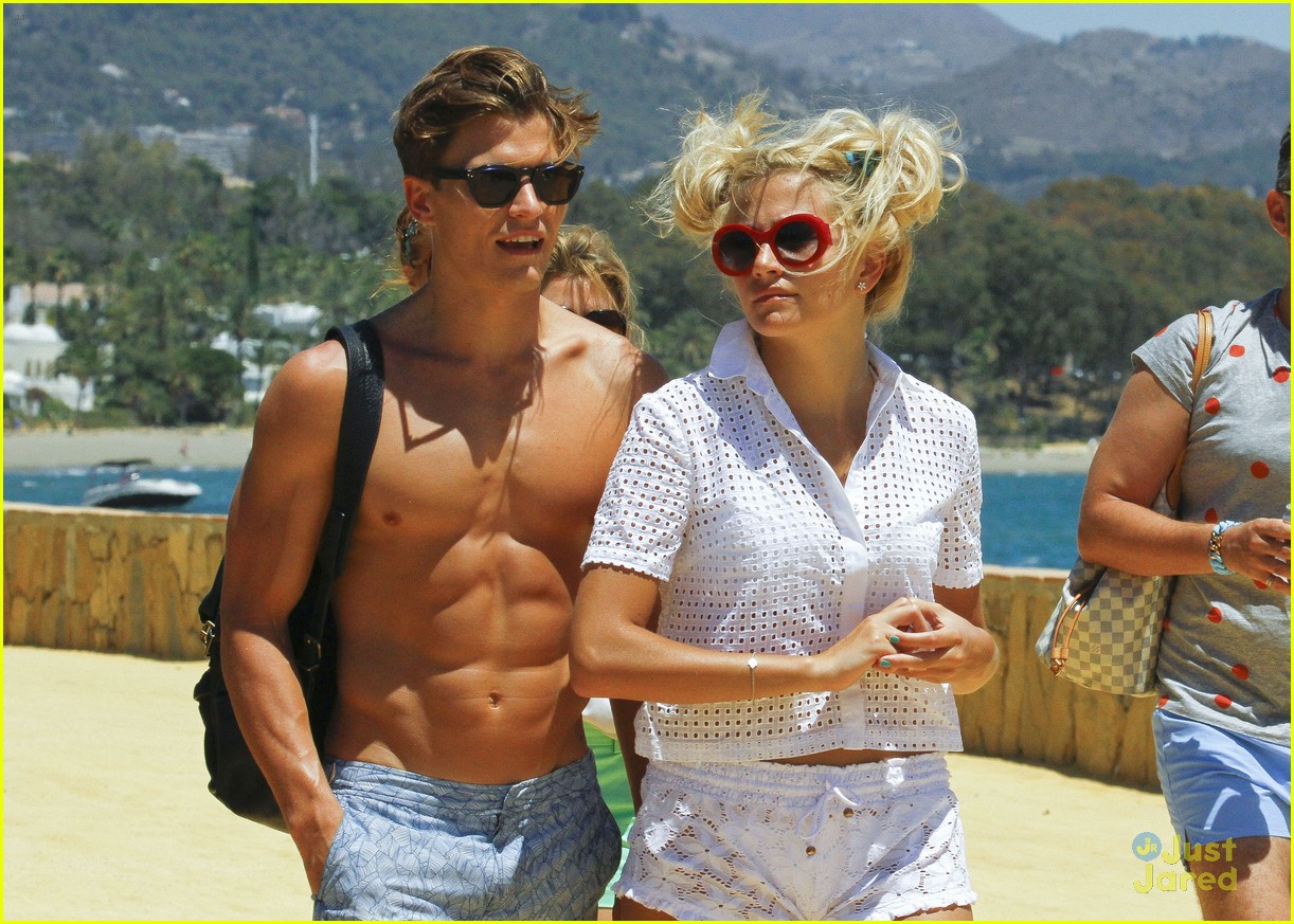 pixie lott oliver cheshire shirtless spain vacation 05