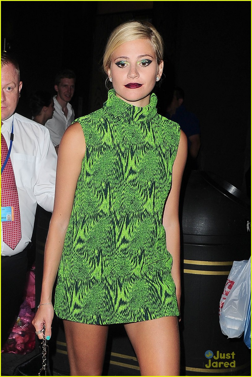 pixie lott oliver cheshire century club outing 02