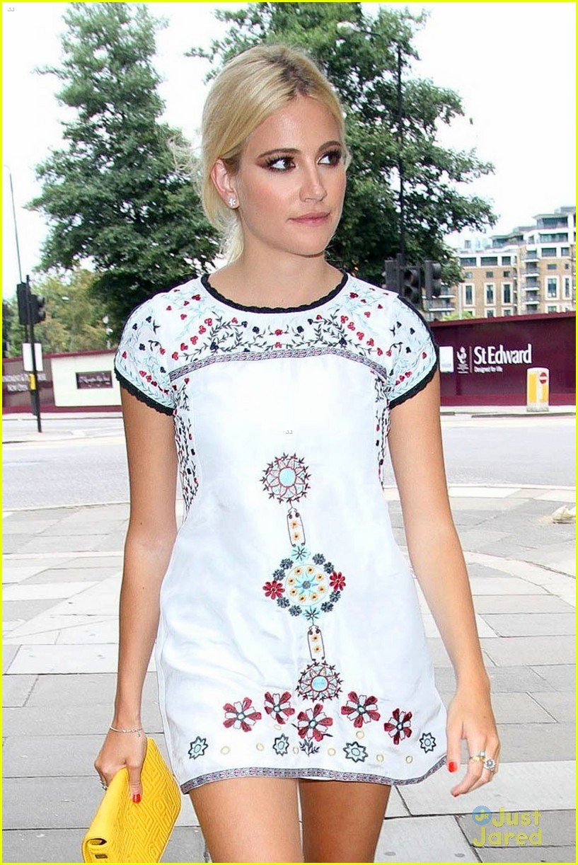 pixie lott cant bear singing first single anymore 03