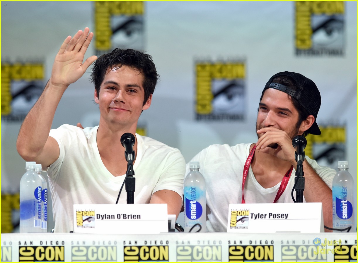 tyler posey dylan obrien sdcc reunion 01