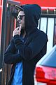 zac efron grabs lunch with manager jason barrett 04