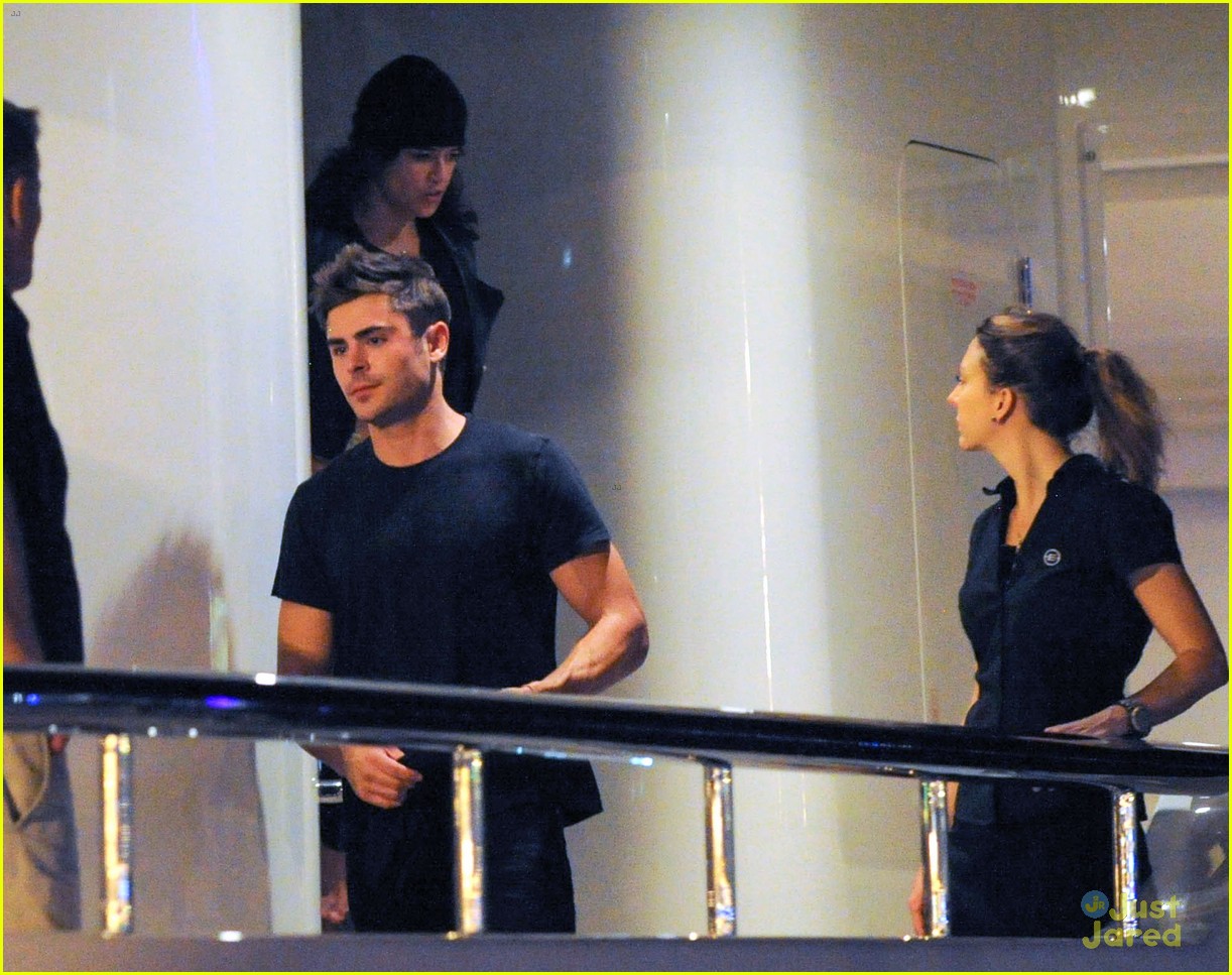 zac efron joins michelle rodriguez on the yacht in ibiza 04