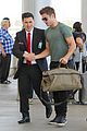 zac efron muscles cant be ignored at lax airport 06