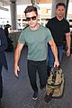 zac efron muscles cant be ignored at lax airport 16