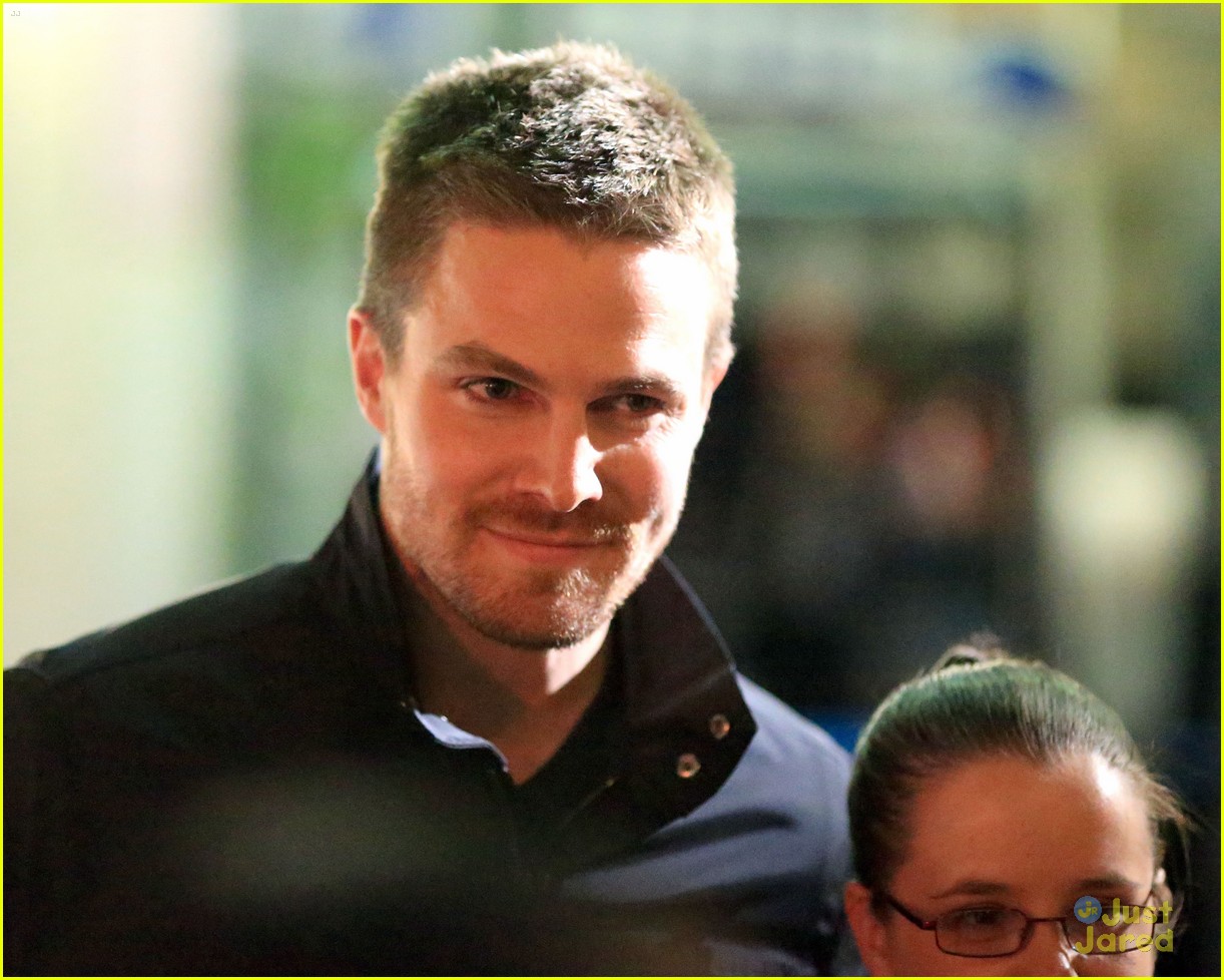 stephen amell filmed an arrow scene that was two years in the making 02