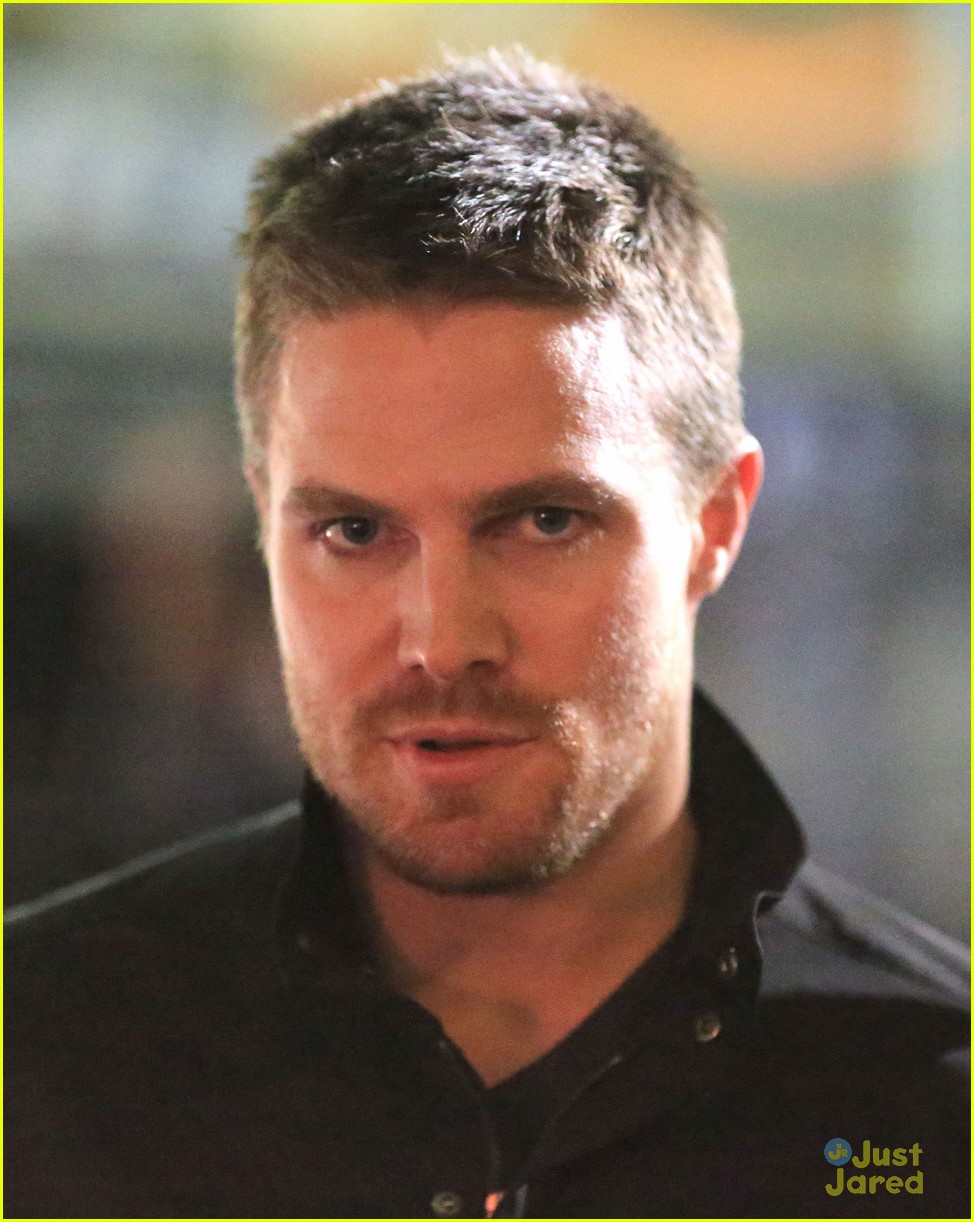 stephen amell filmed an arrow scene that was two years in the making 05