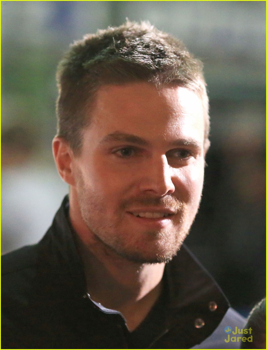 stephen amell filmed an arrow scene that was two years in the making 07
