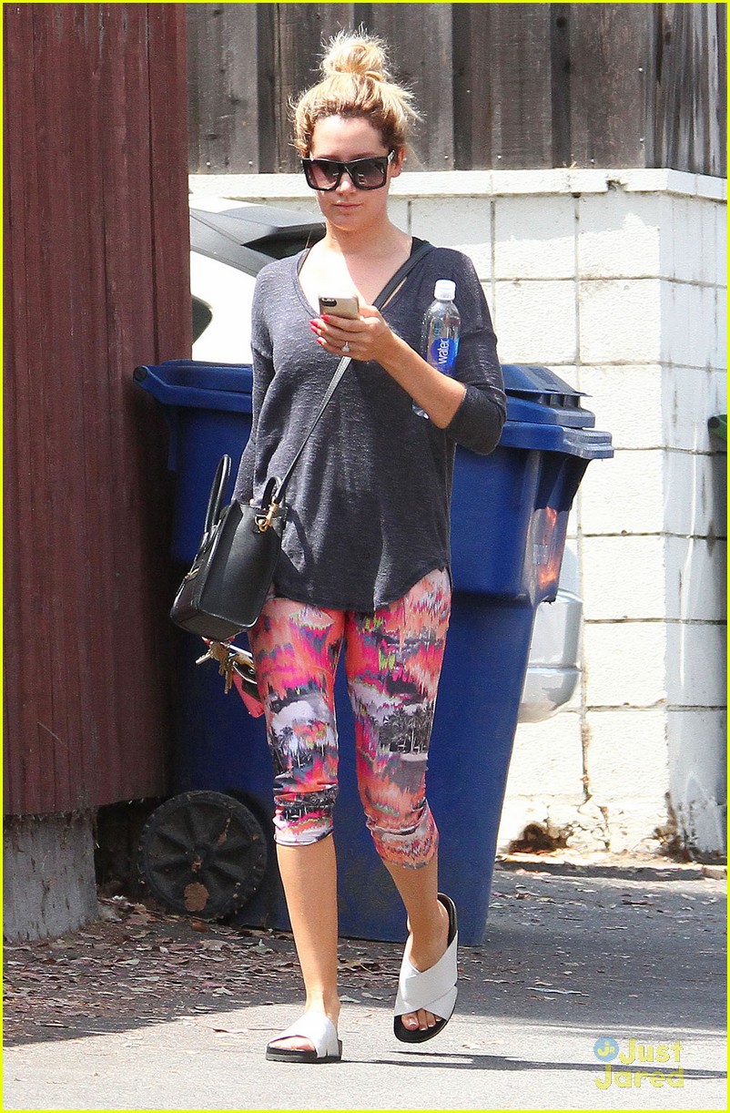 ashley tisdale hits gym after als ice bucket challenge zac efron 06