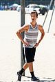 austin north flaunts ripped abs santa monica workout 02