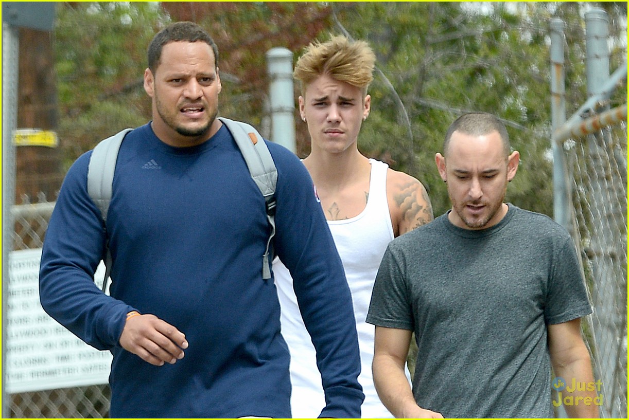 justin bieber boxing skills hike with friends 03