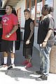 justin bieber flashes peace sign after being sued 03