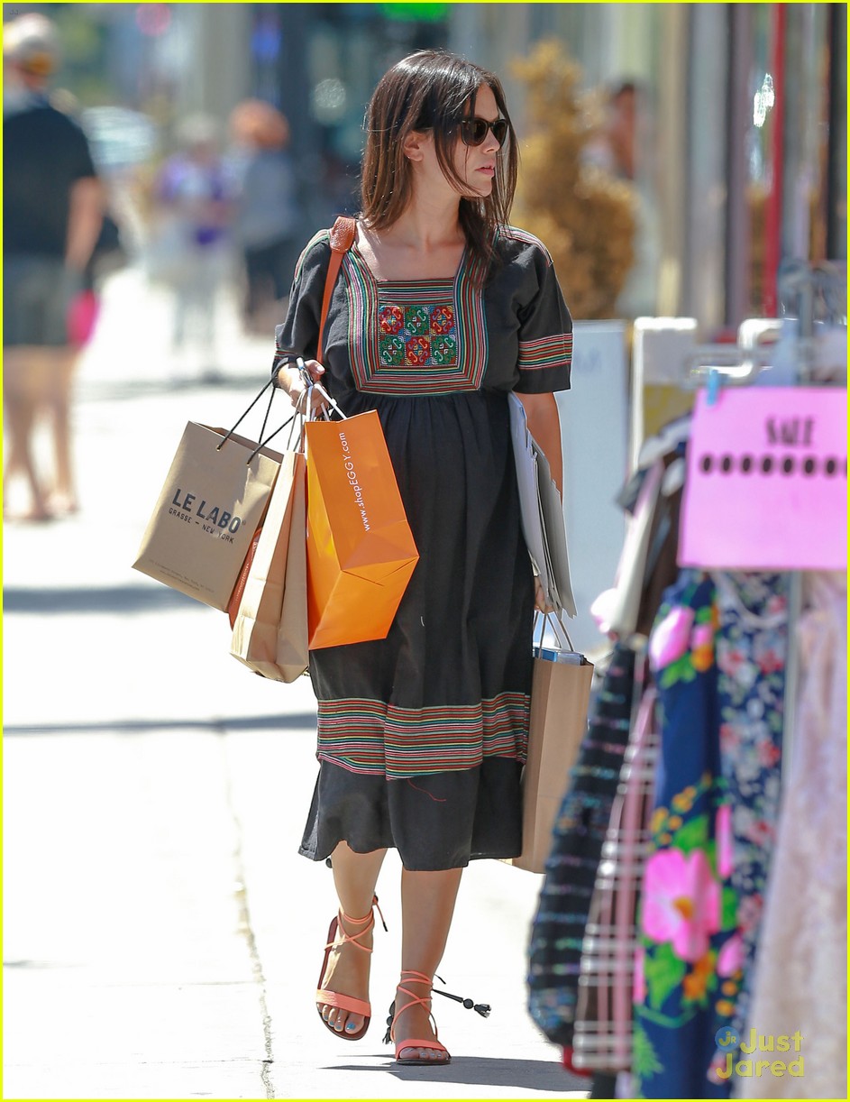 rachel bilson shops for baby items at childrens boutique 03