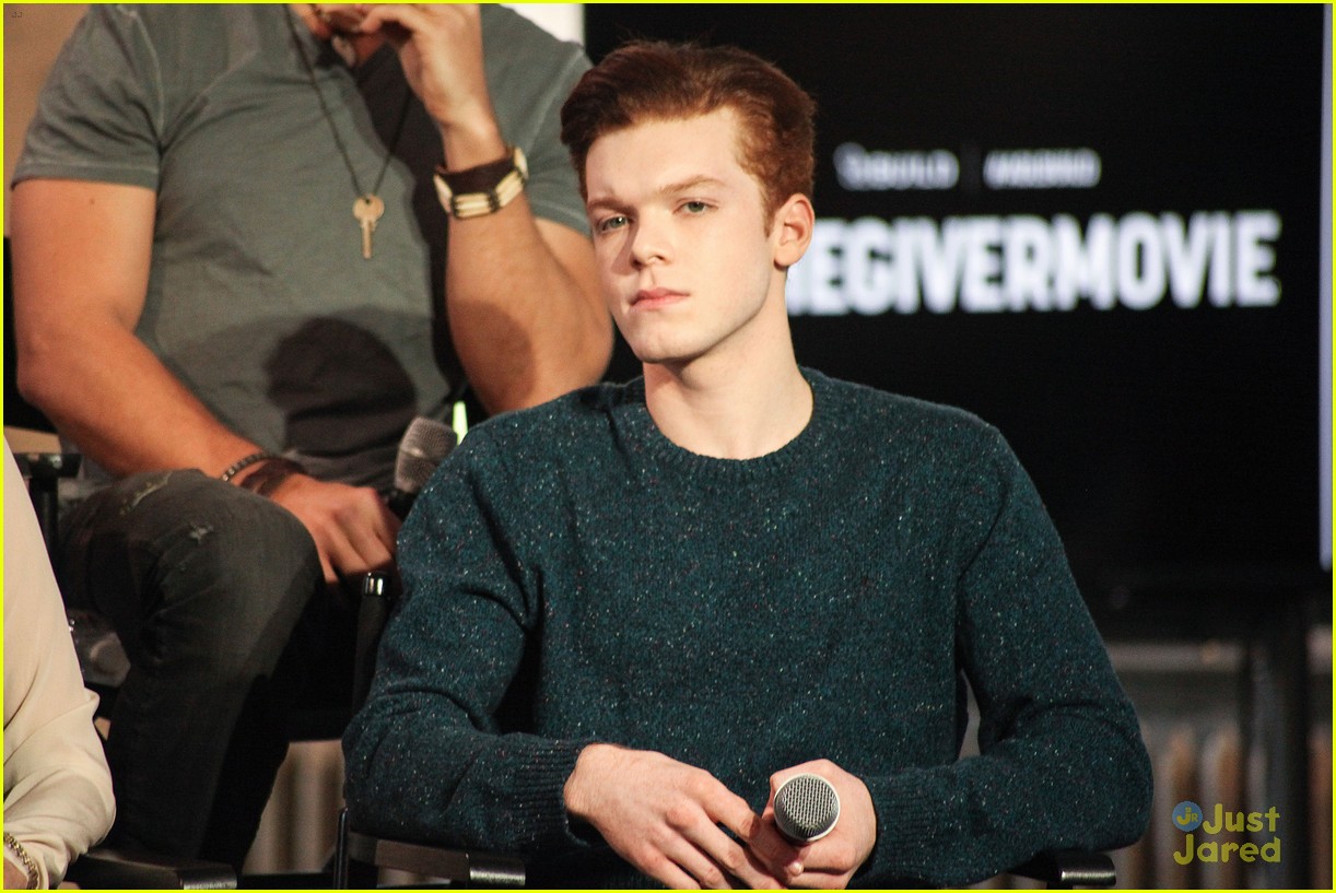 cameron monaghan the giver nyc premiere 22