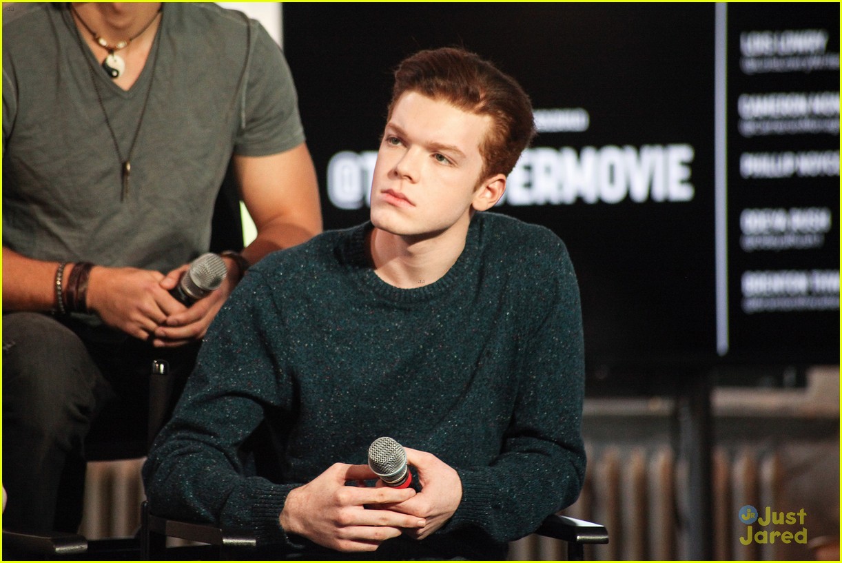 cameron monaghan the giver nyc premiere 23