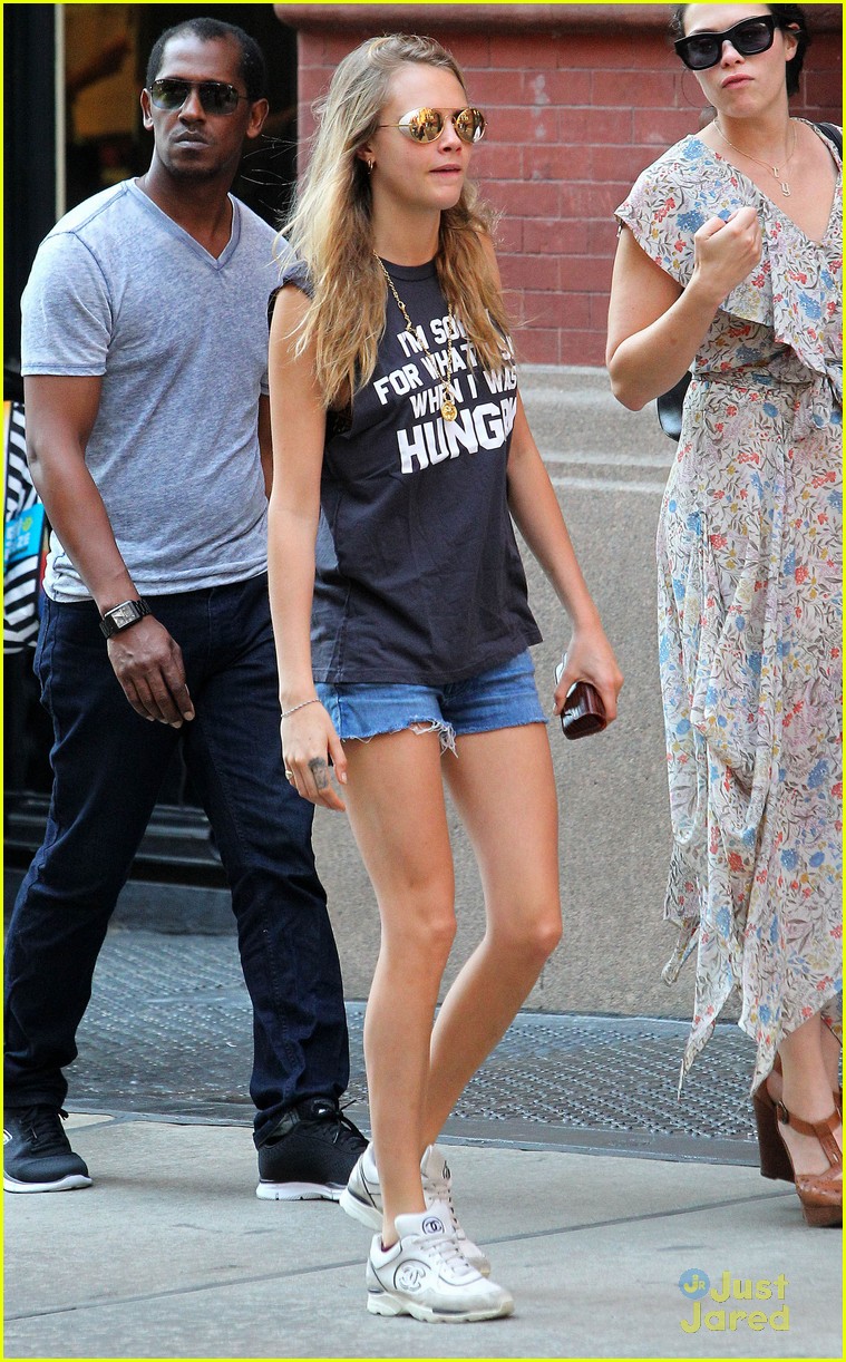 cara delevingne sorry for what said hungry 03