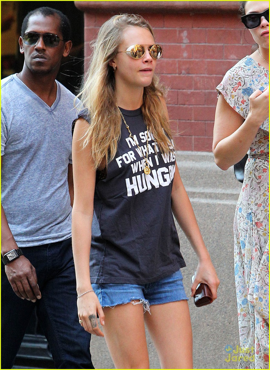 cara delevingne sorry for what said hungry 04
