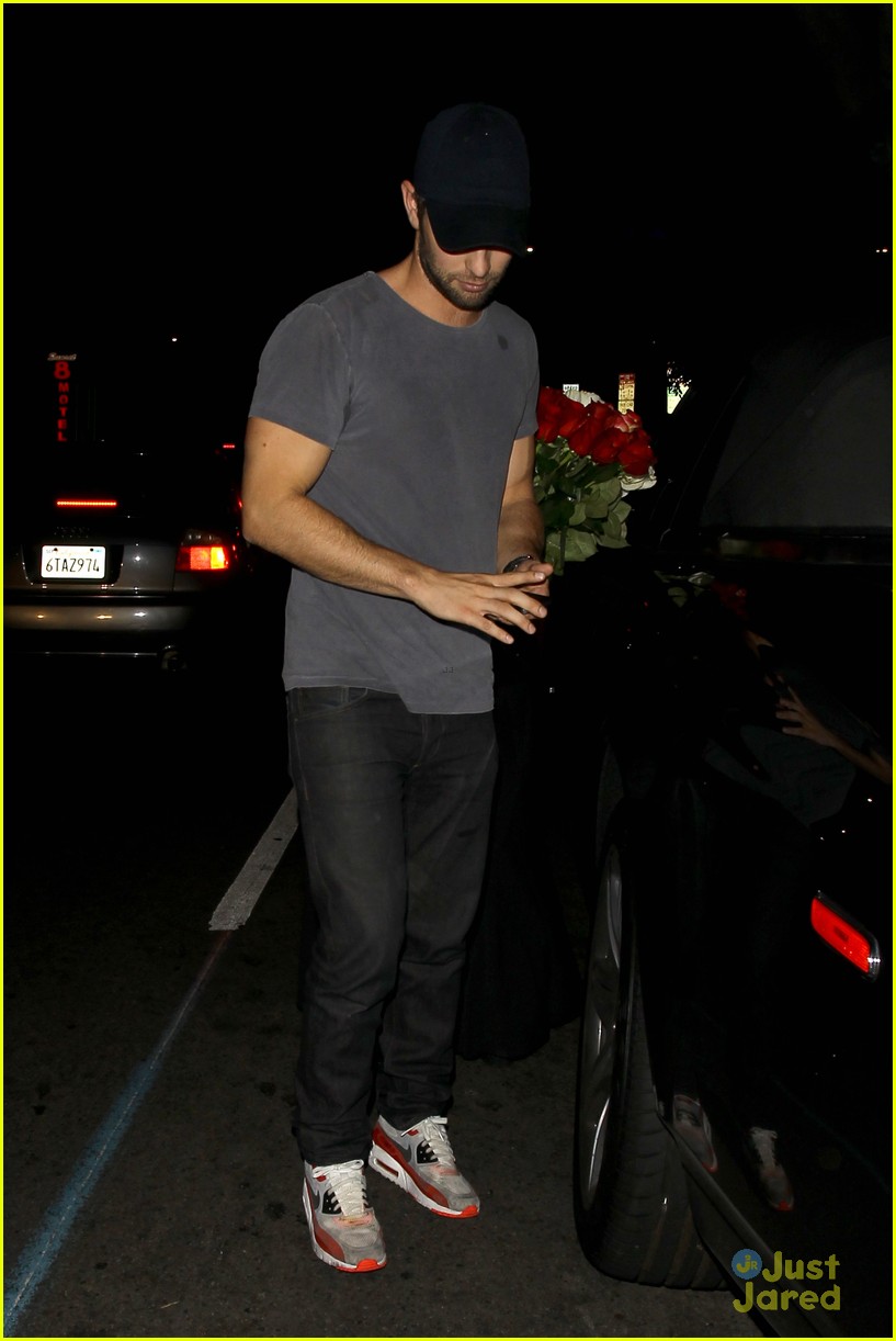chace crawford opts not to buy flowers london 03