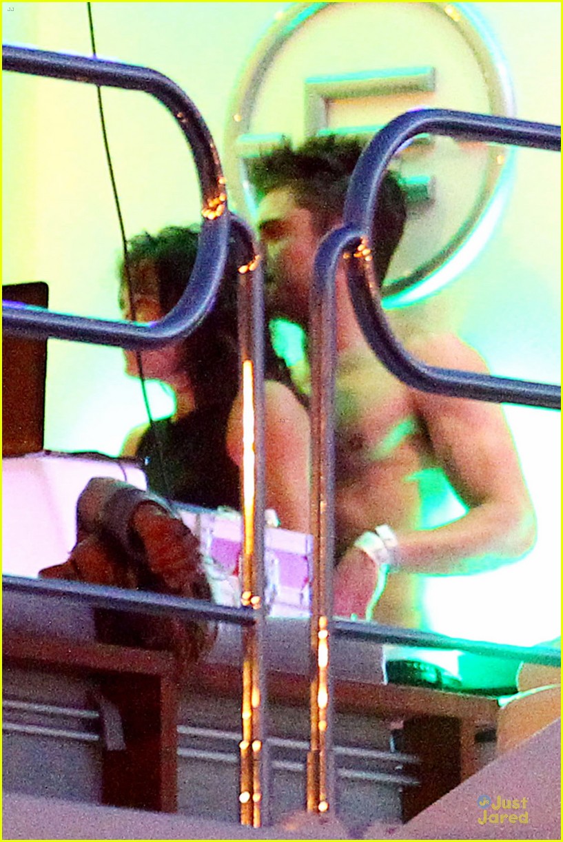 zac efron michelle rodriguez pack on the pda 10