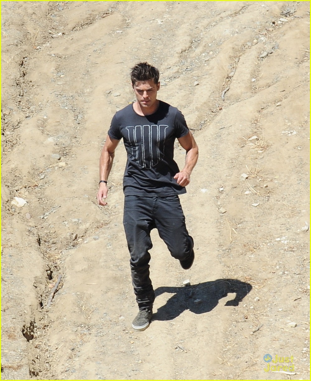 zac efron tree desert we are your friends set 04