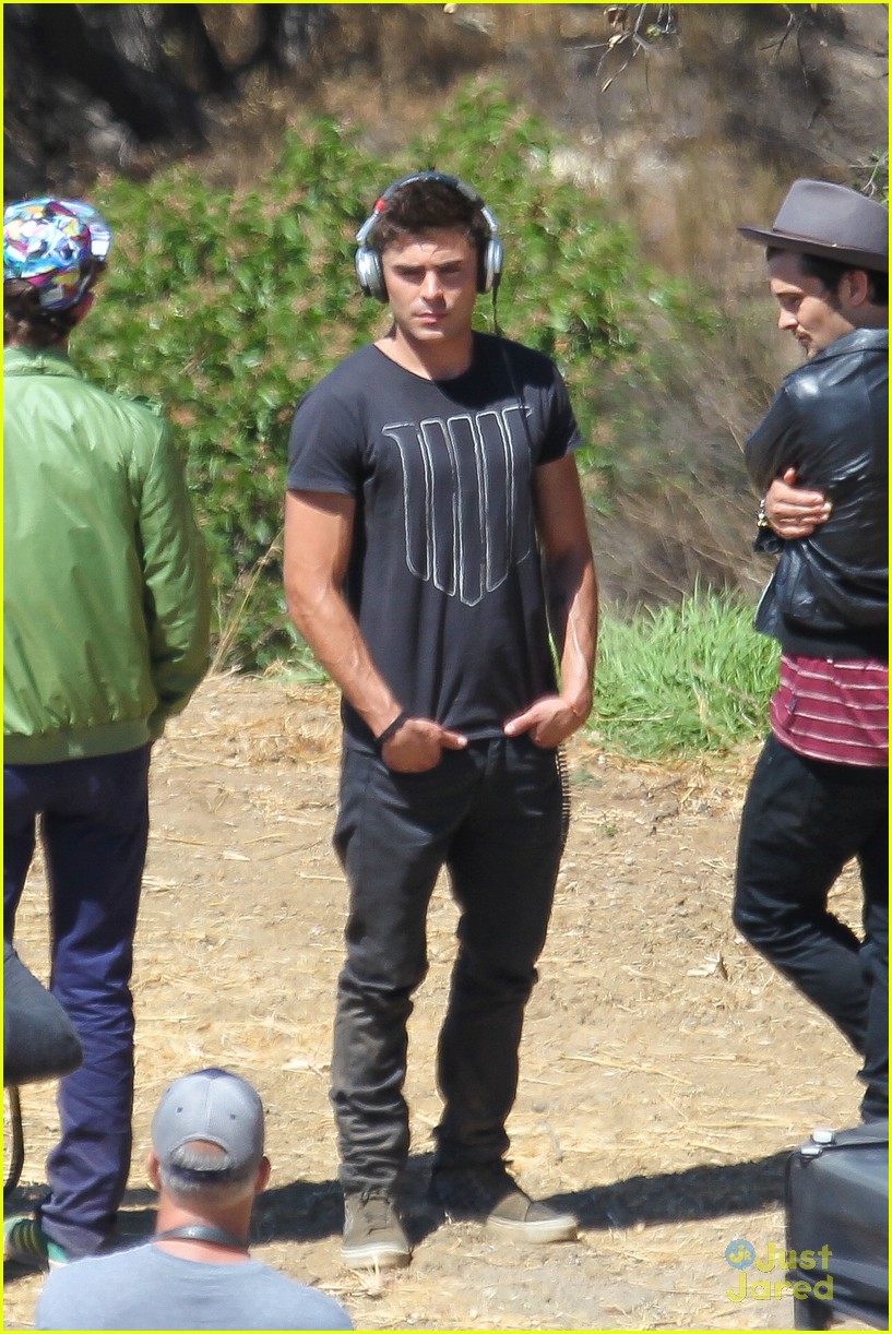 zac efron tree desert we are your friends set 05