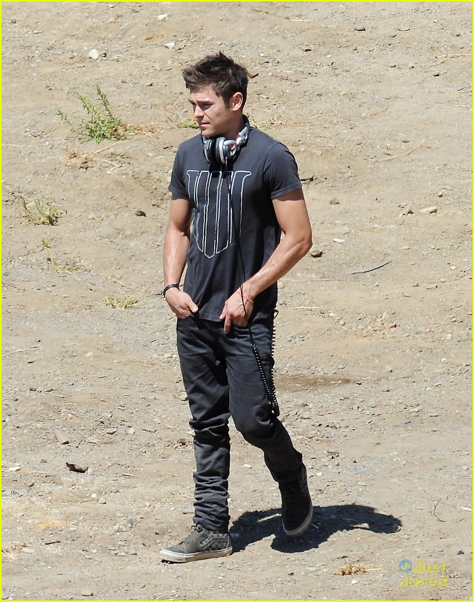 zac efron tree desert we are your friends set 06