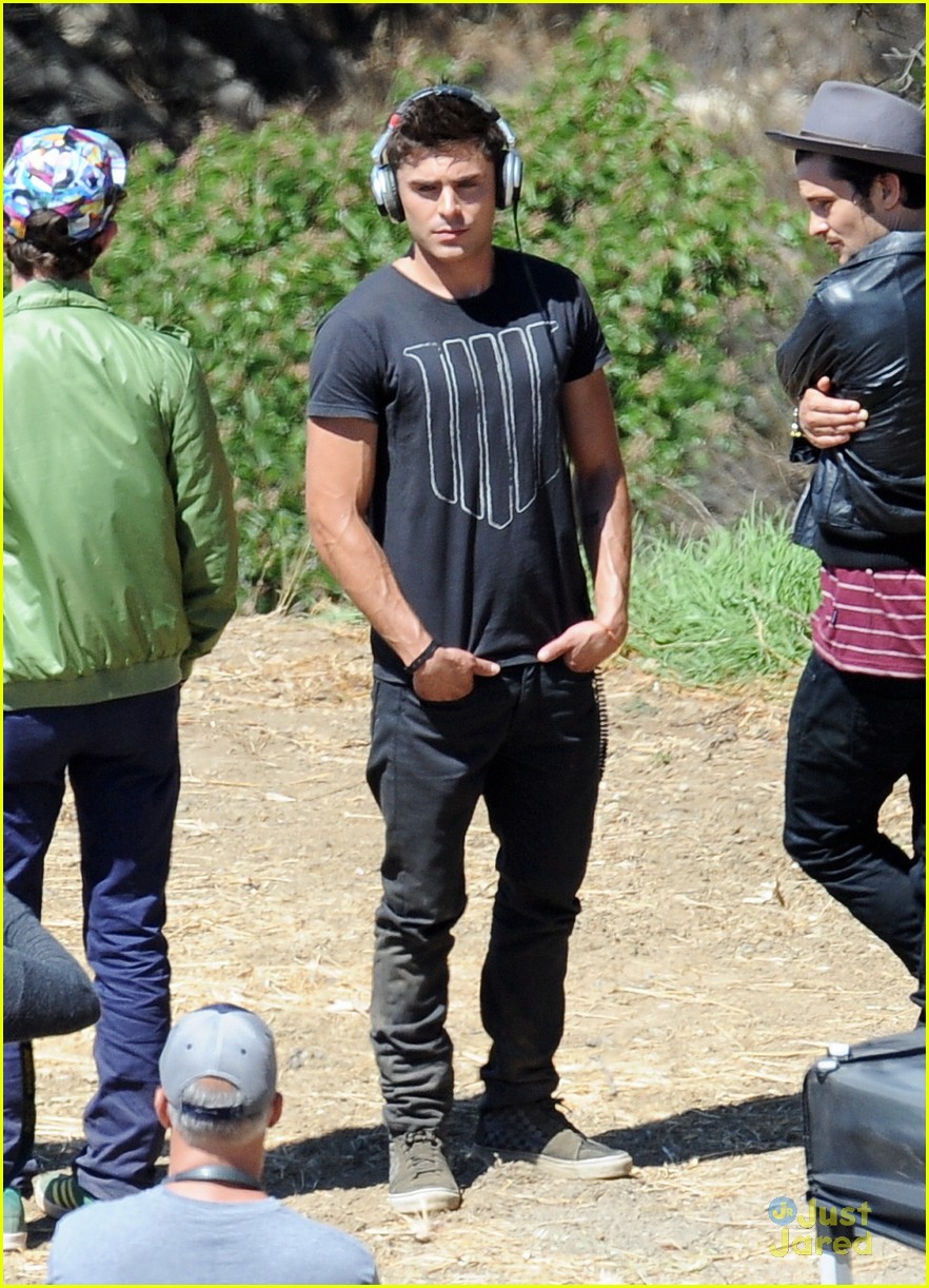 zac efron tree desert we are your friends set 18