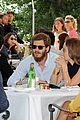 emma stone andrew garfield arm in arm lunch venice 04