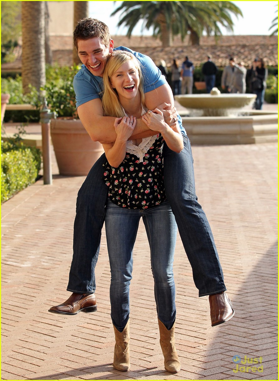 heather morris engaged to taylor hubbell 03