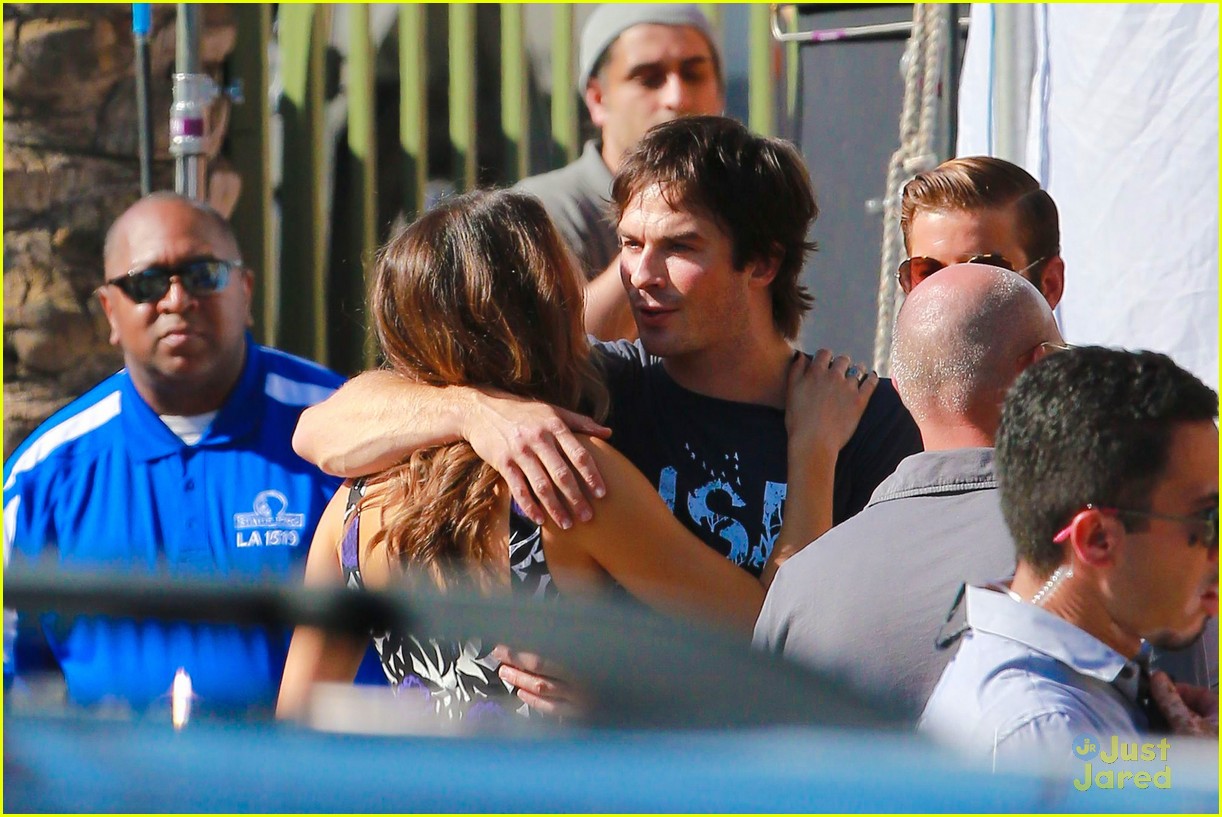 ian somerhalder gets in some pda with nikki reed teen choice awards 2014 10