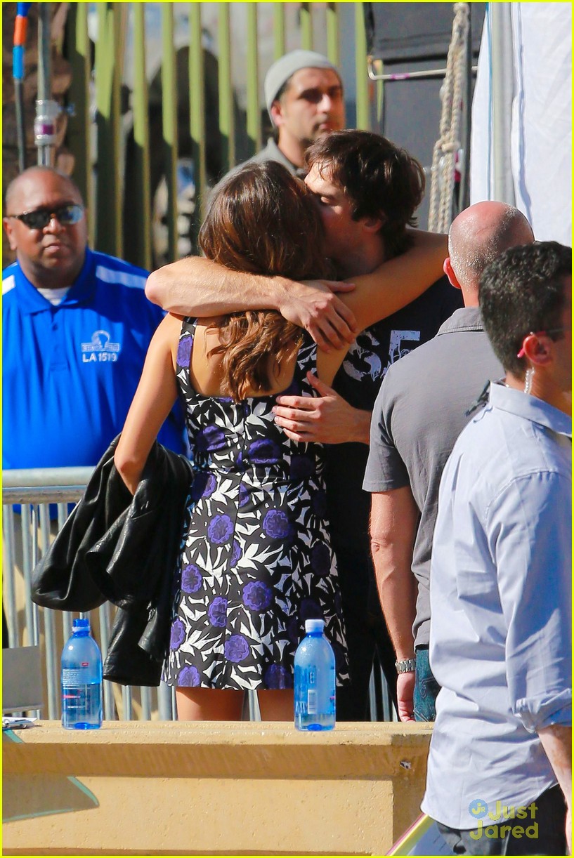 ian somerhalder gets in some pda with nikki reed teen choice awards 2014 12
