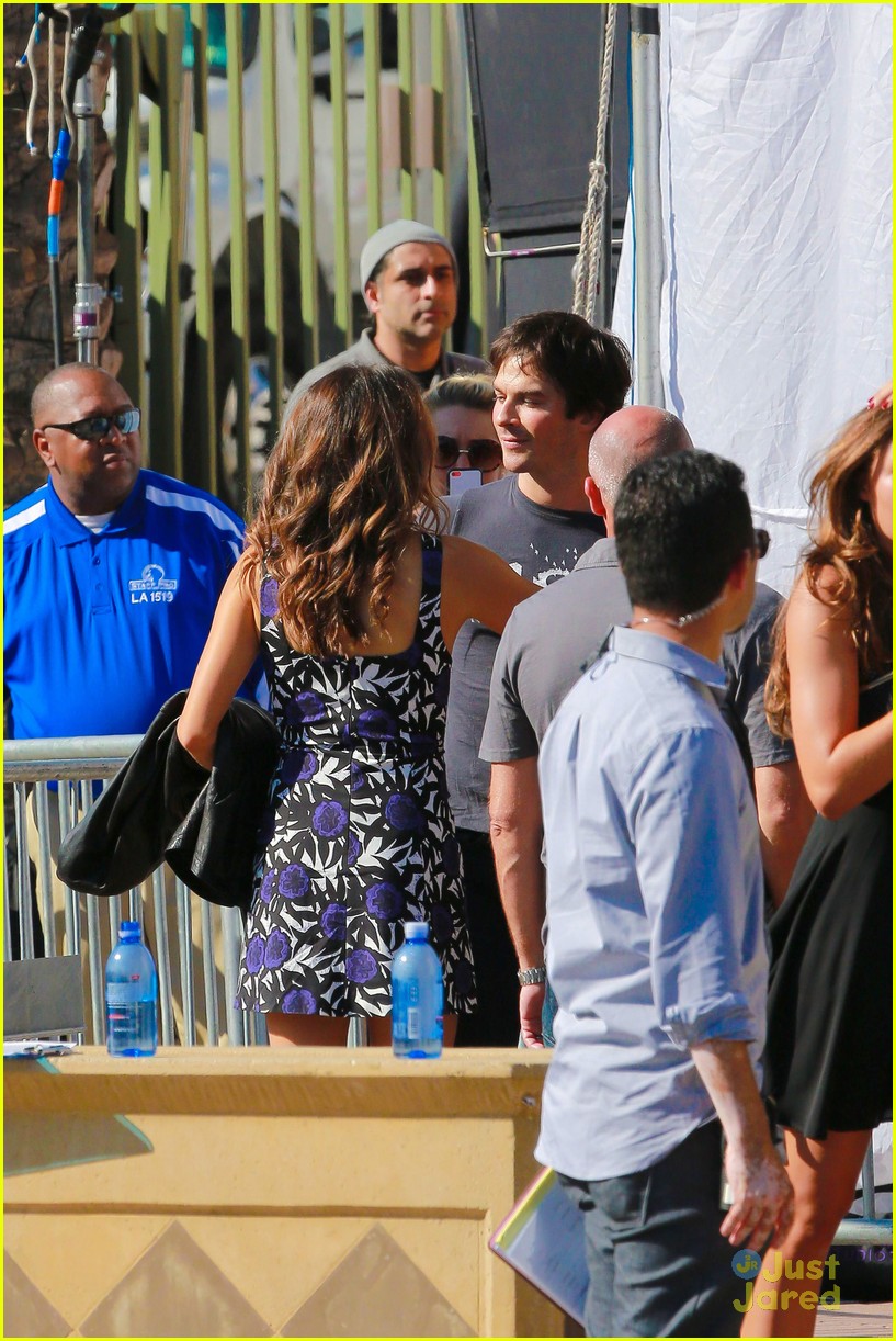 ian somerhalder gets in some pda with nikki reed teen choice awards 2014 14