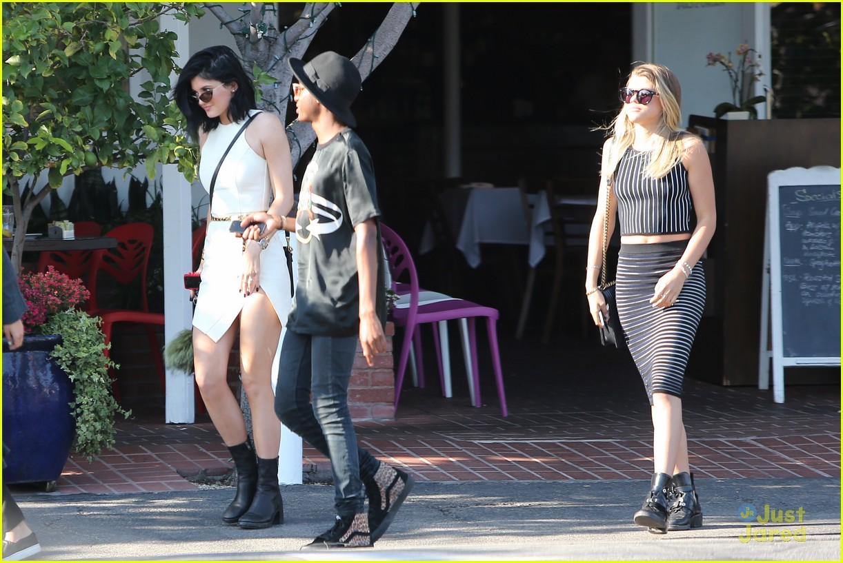 kylie jenner kendall concert sofia richie lunch 12