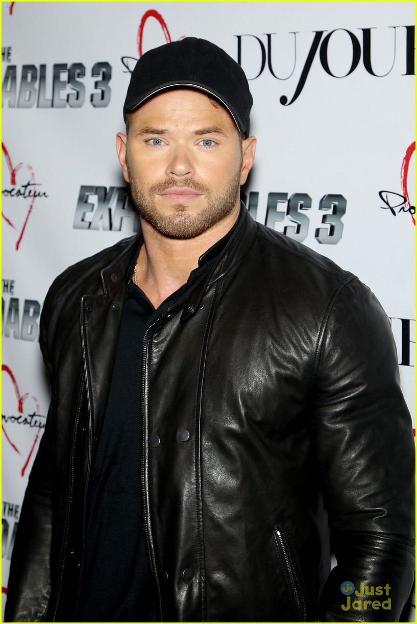 kellan lutz sylvester stallone throw punches at dujour party 02