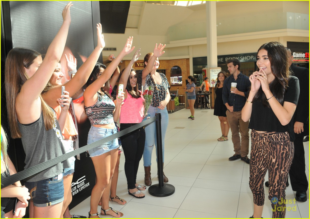 madison beer mac store appearance orlando 07