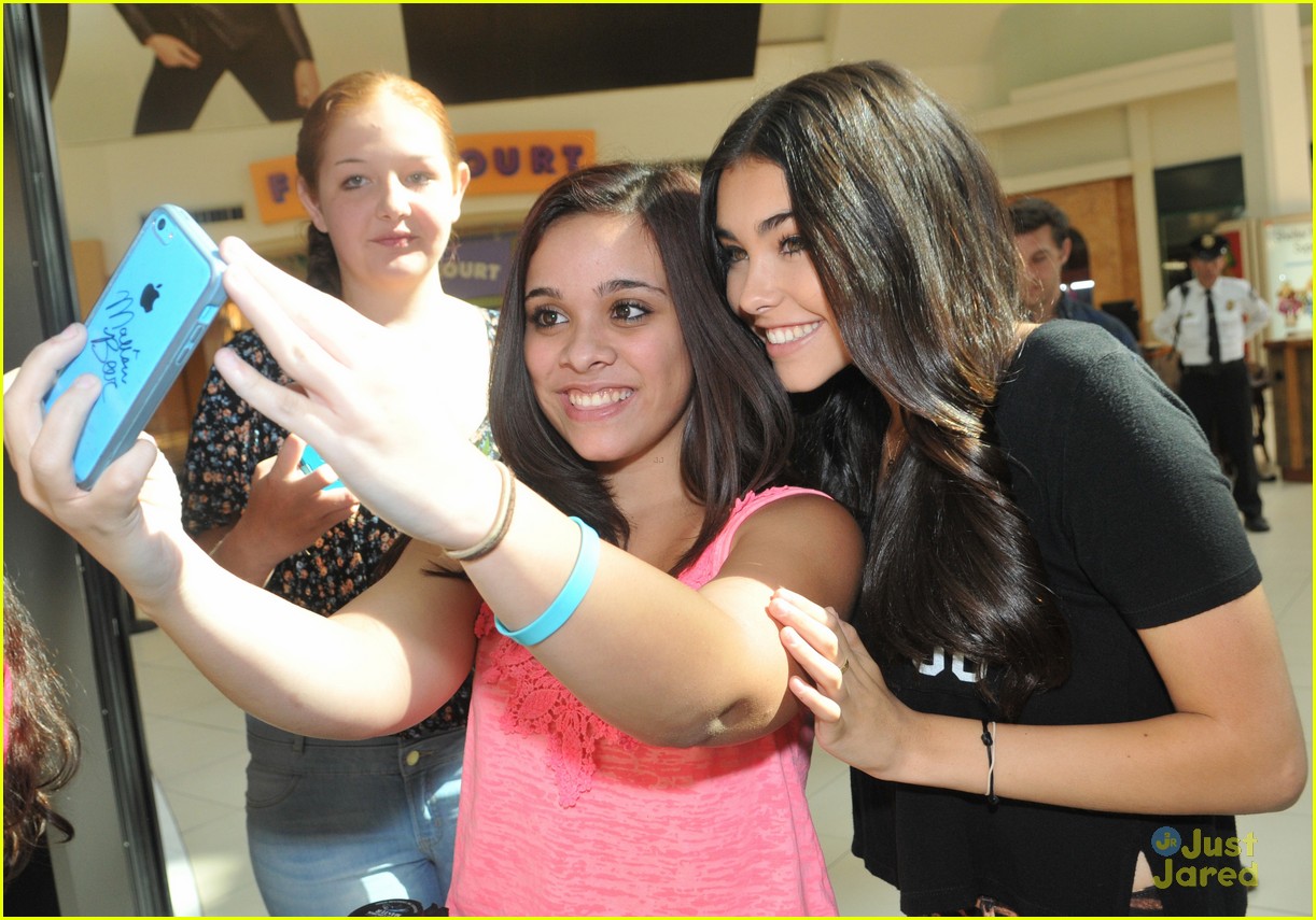 madison beer mac store appearance orlando 11