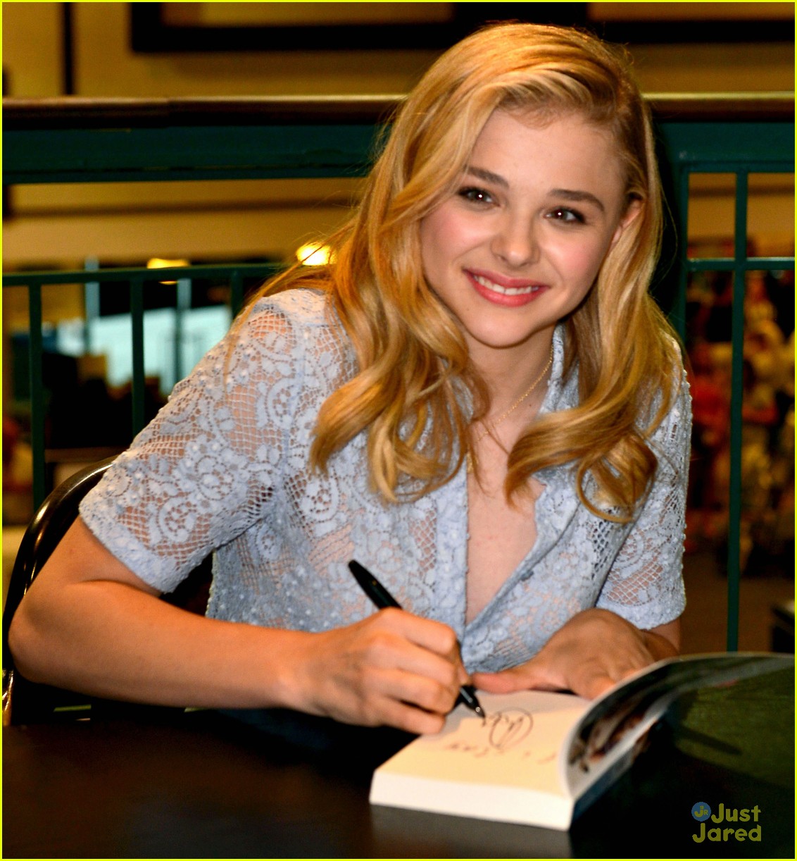 chloe moretz miami barnes and nobles if i stay signing 03