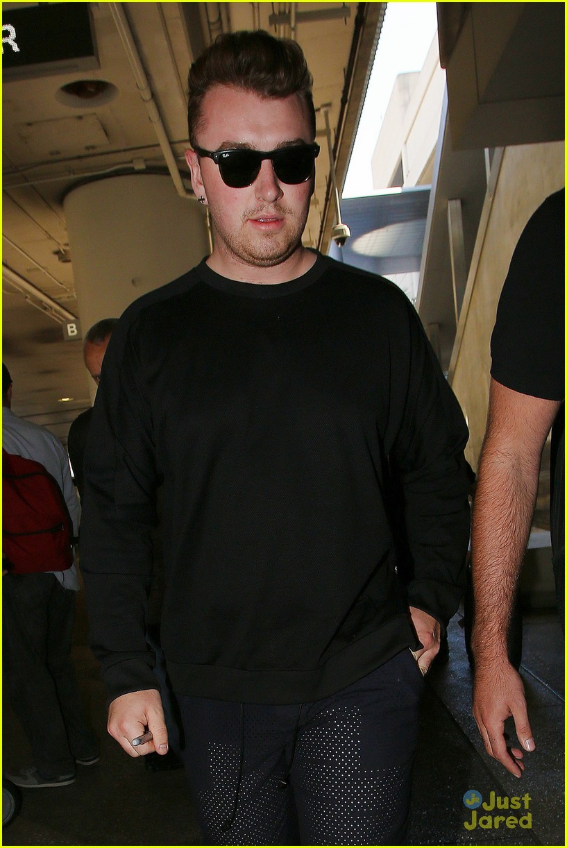 sam smith lands in los angeles for vmas performance 20