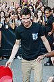 shawn mendes iheart radio arrival 02