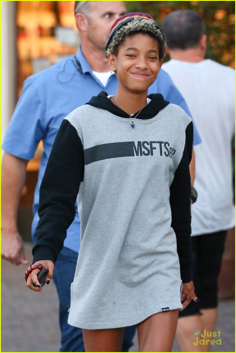 willow smith reps jadens clothing line 02