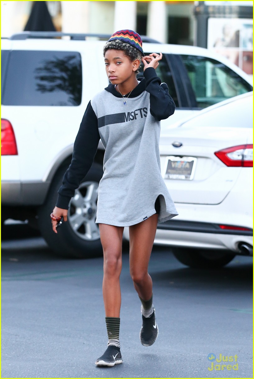 willow smith reps jadens clothing line 03