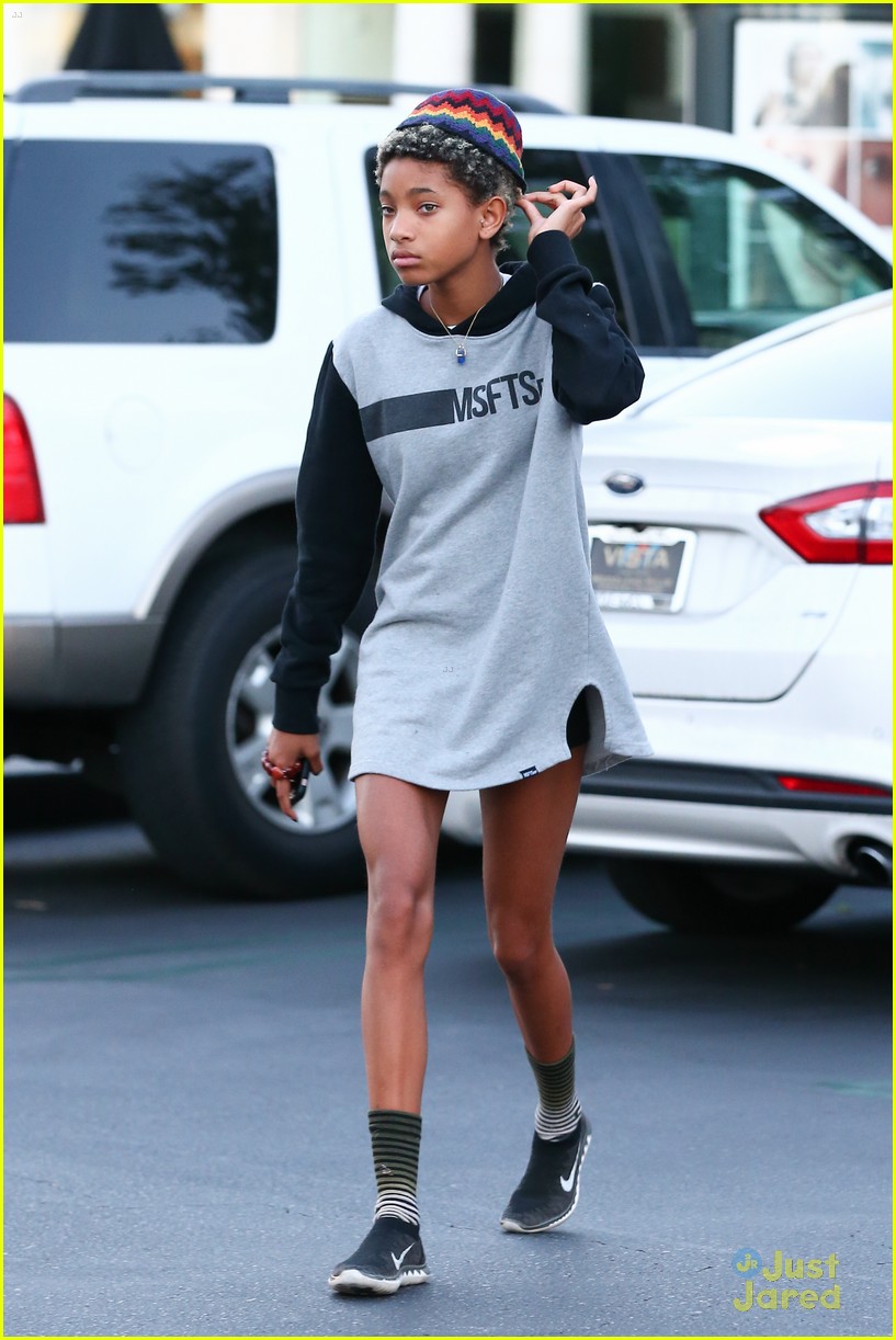 willow smith reps jadens clothing line 08
