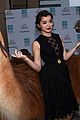 hailee steinfeld llama poses pre emmy party 05