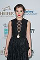 hailee steinfeld llama poses pre emmy party 10
