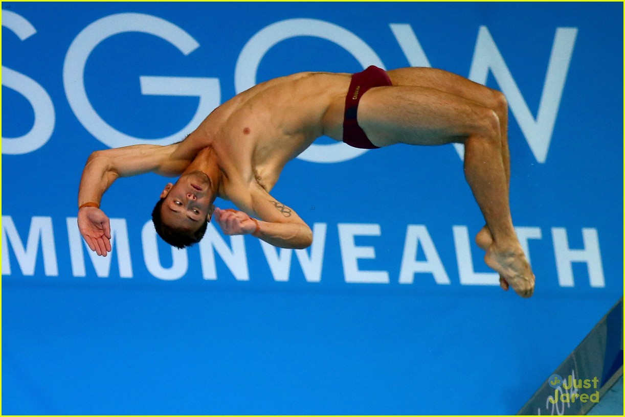 tom daley wins gold at commonwealth games 16