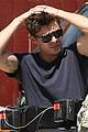 zac efron steps out after split from michelle rodriguez 04