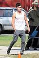 zac efron steps out after split from michelle rodriguez 07