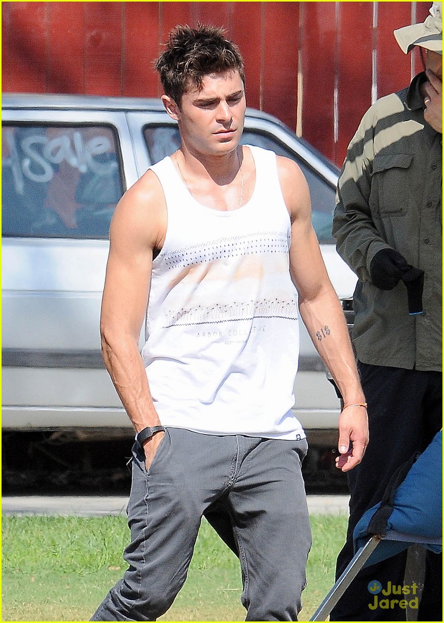 zac efron steps out after split from michelle rodriguez 02